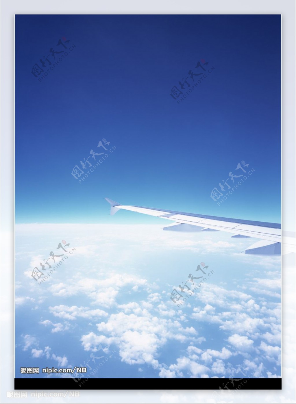 飞机上拍摄云图片