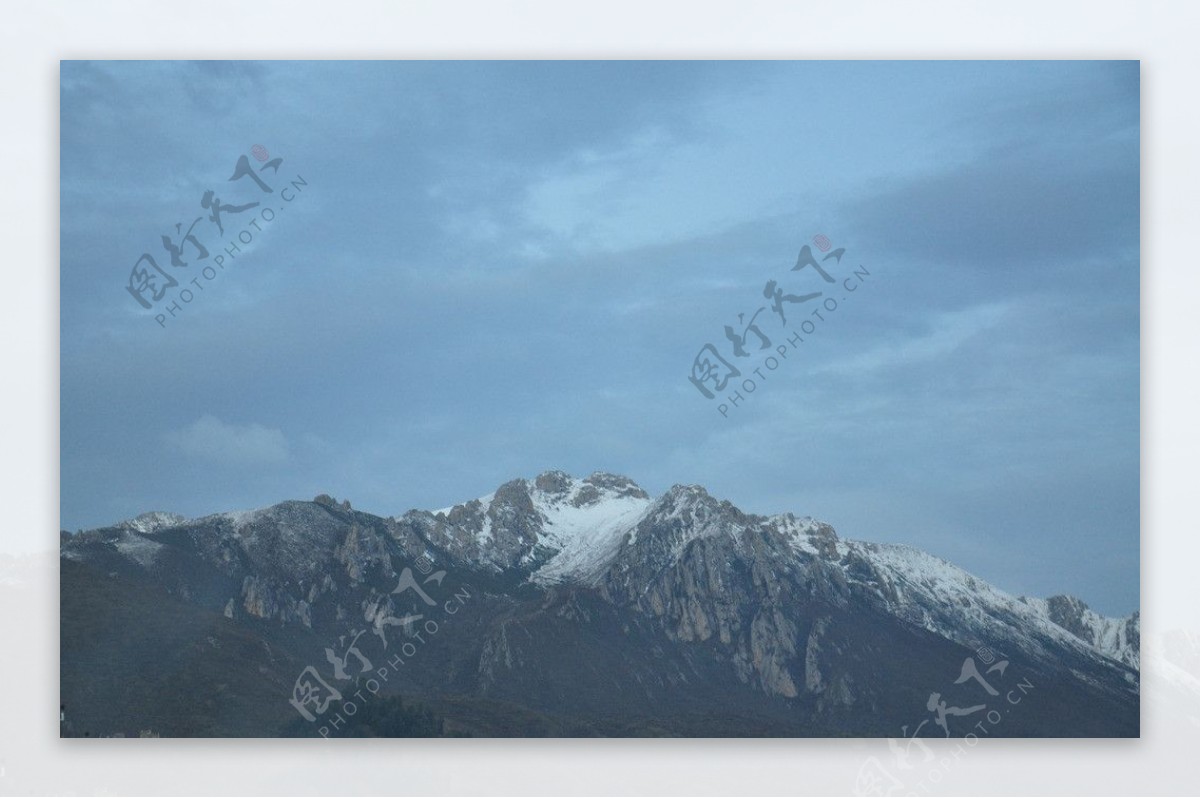 郎木寺山峰图片