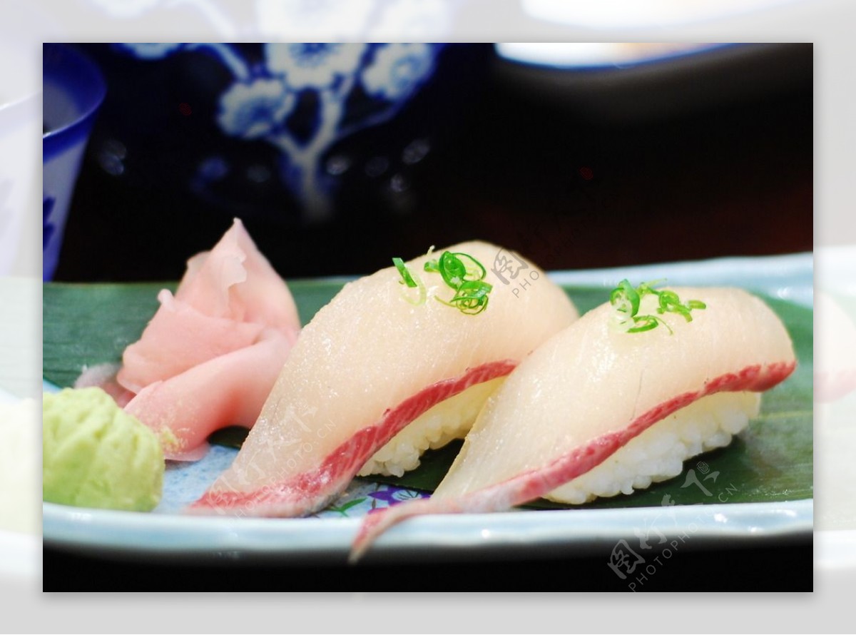 章红鱼寿司图片