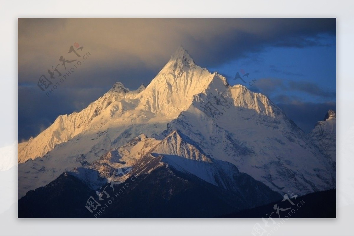 梅里雪山图片