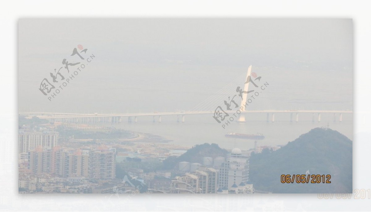 蛇口大南山远观香港跨海大桥图片