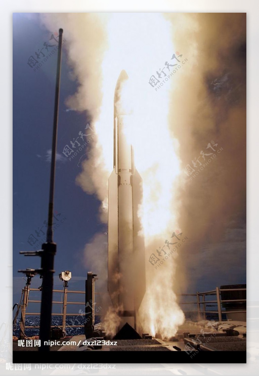 美国标准导弹发射图片