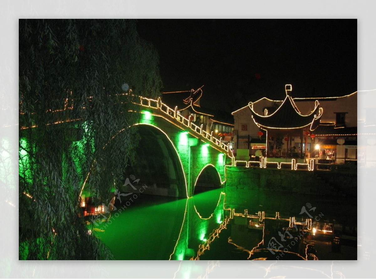 上海七宝古镇夜景图片