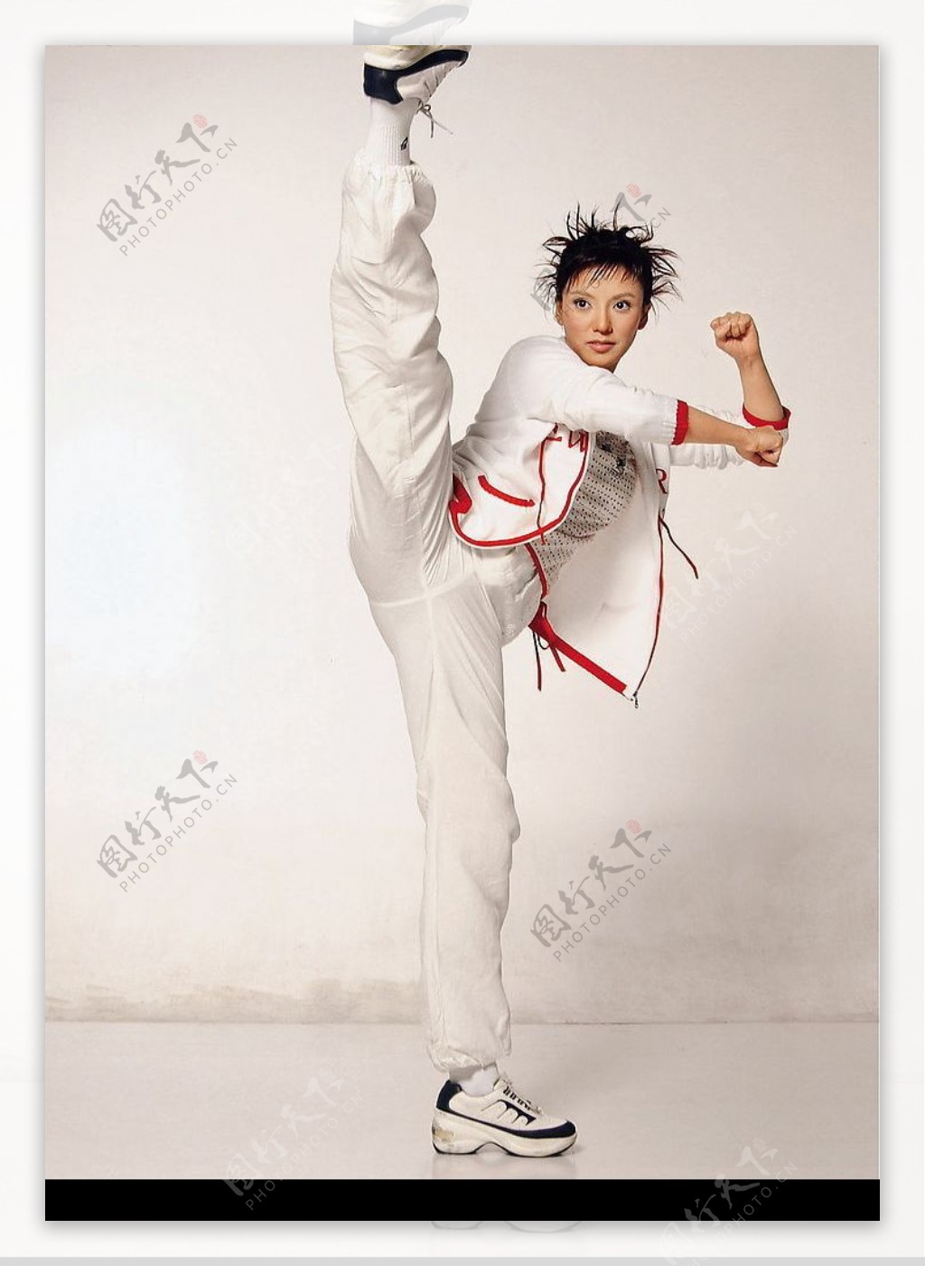 40歲波神彭丹上海電影節出「峰頭」 掉出NuBra爆青筋 | ETtoday星光雲 | ETtoday新聞雲