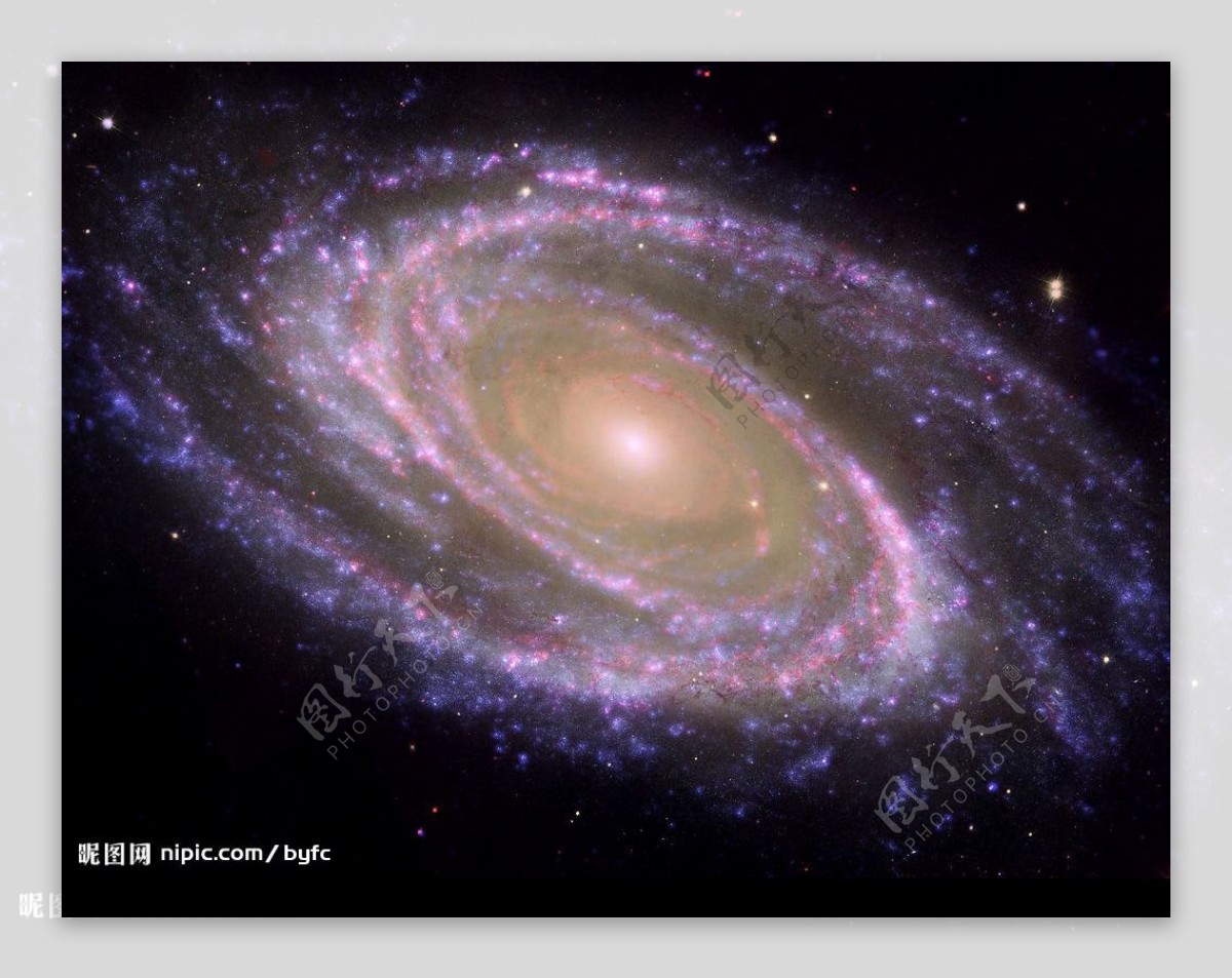 完美螺旋星系M81图片