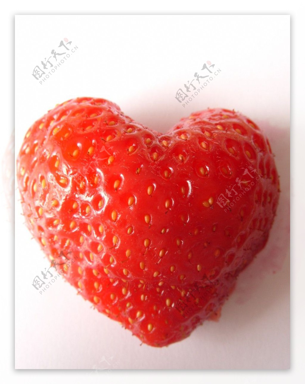 心形草莓图片素材-编号13762212-图行天下