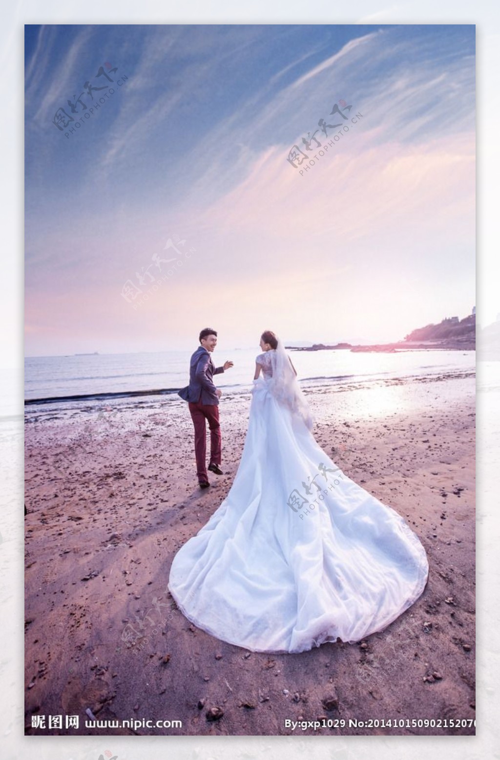 沙滩婚纱摄影图片