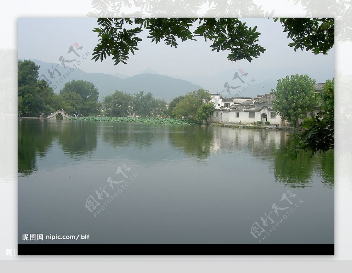 黄山下湖景图片