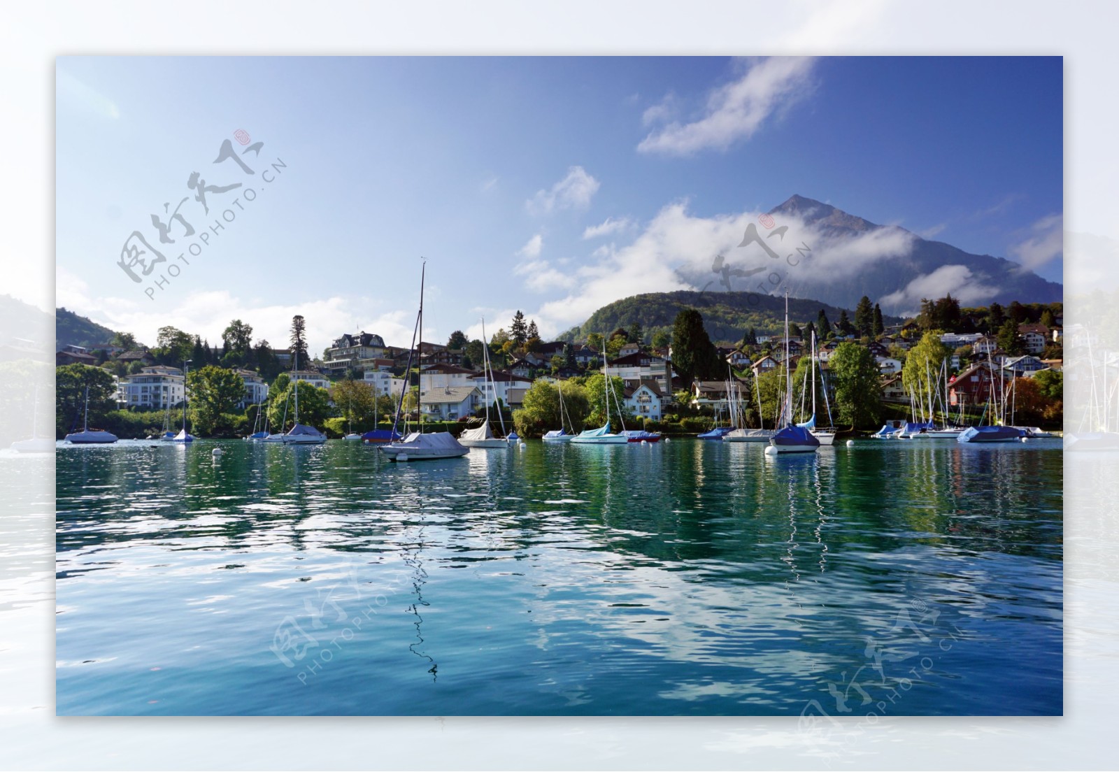 瑞士小镇水景图片