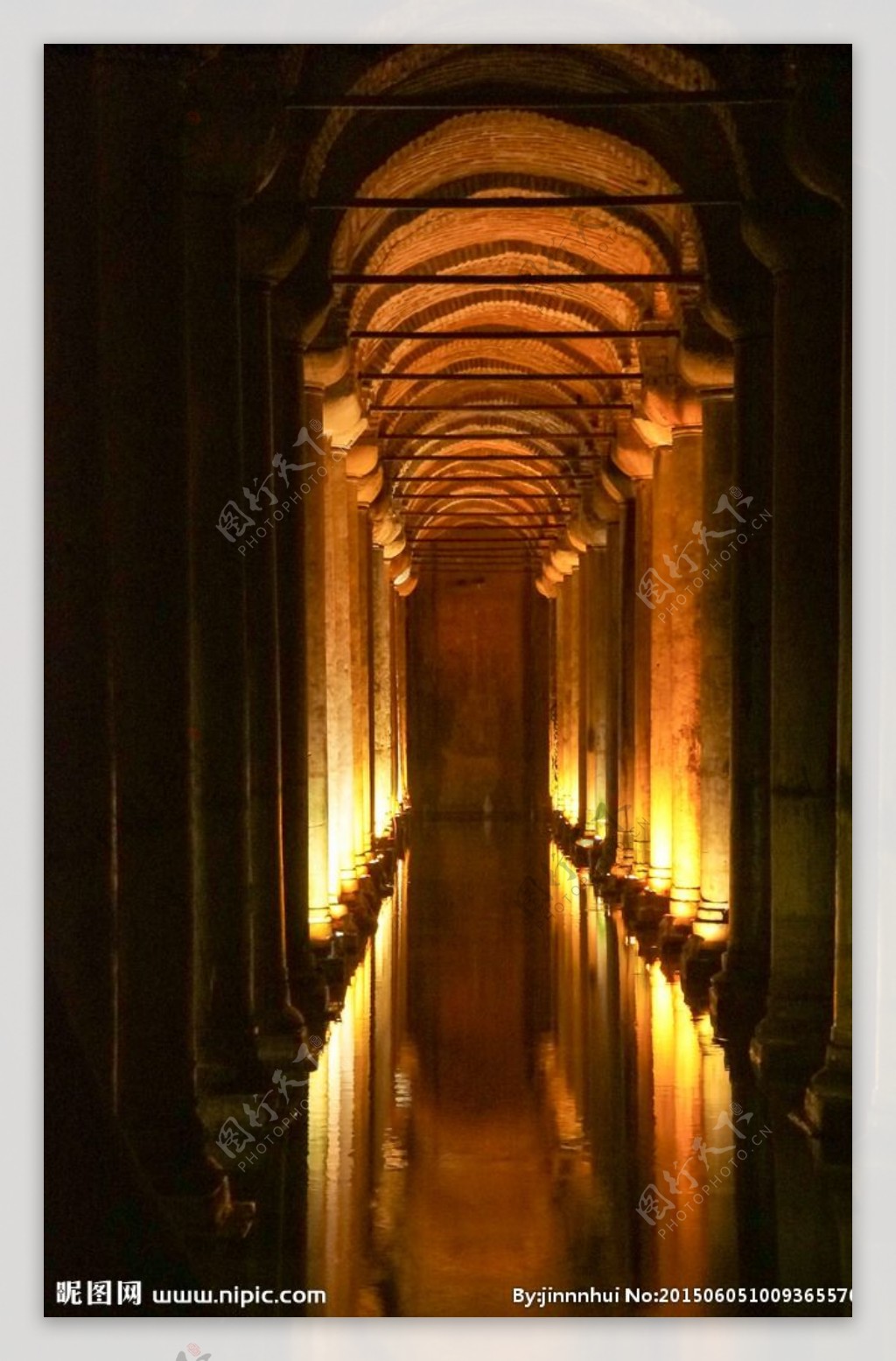 伊斯坦布尔的地下水宫殿图片
