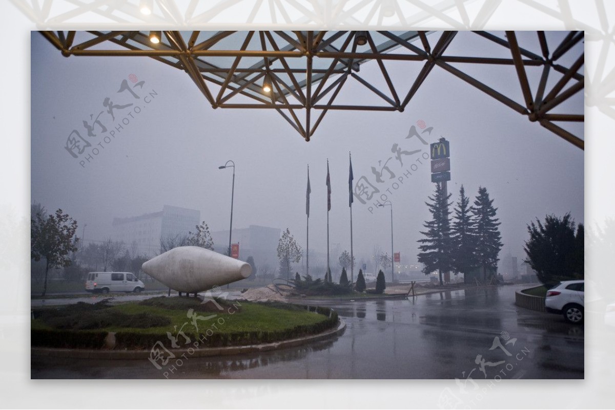 萨拉热窝城市雕塑图片