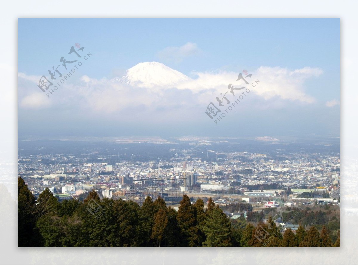 日本富士山风光远观图片