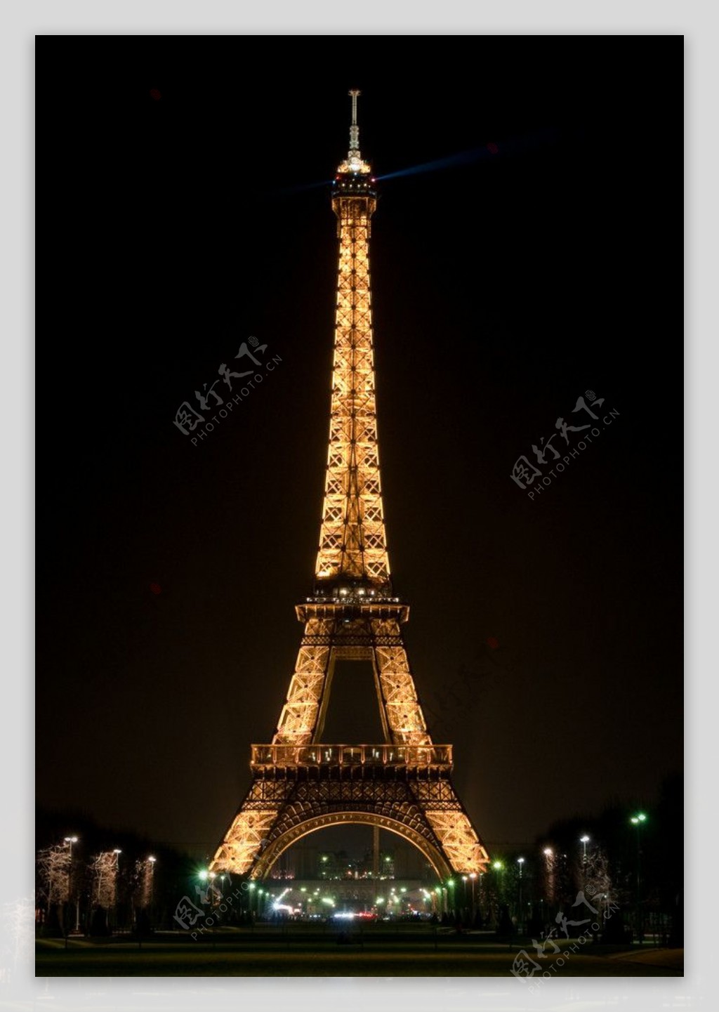巴黎铁塔夜景图片