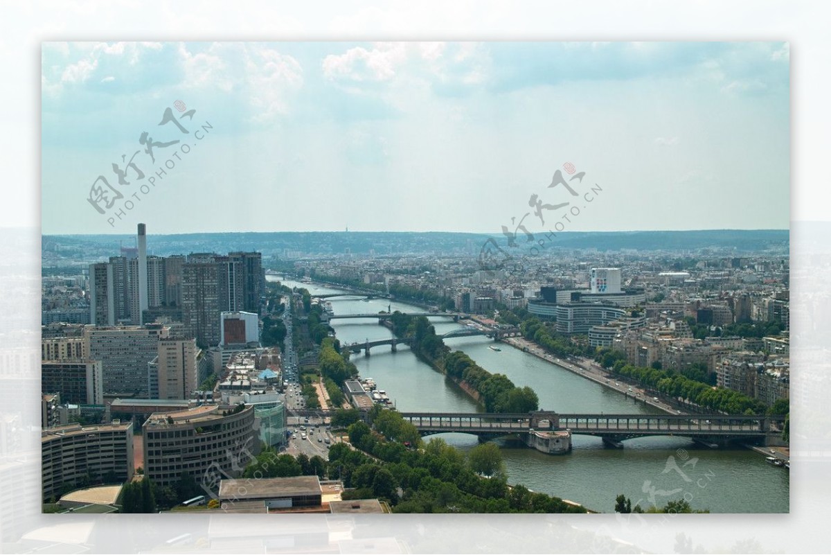 巴黎俯瞰塞纳河两岸景色图片