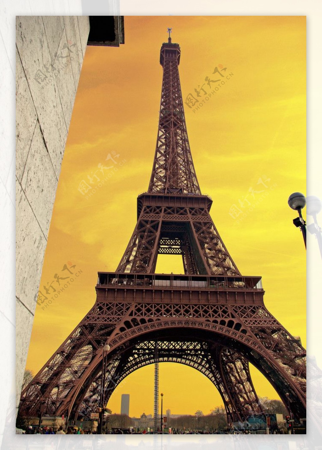 巴黎夕阳下的埃菲爾鐵塔图片