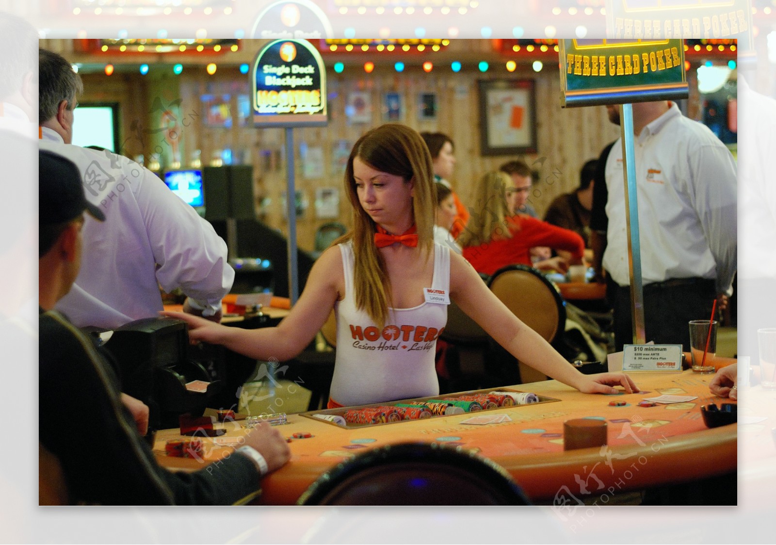 拉斯维加斯赌场内的赌台操作员图片