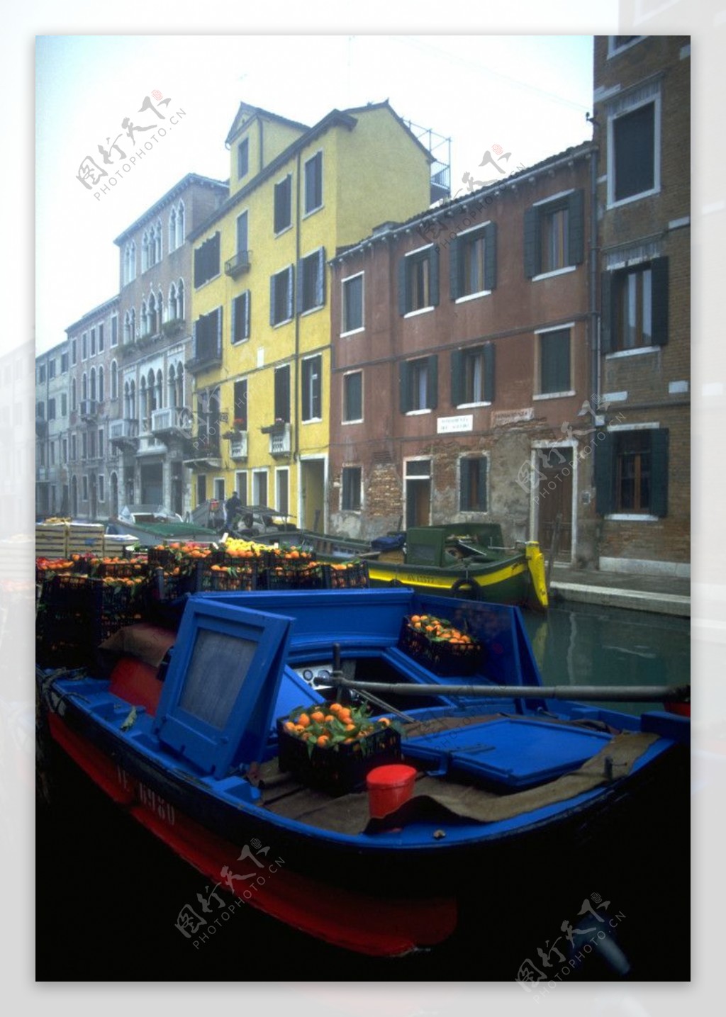 水都威尼斯的渡船图片