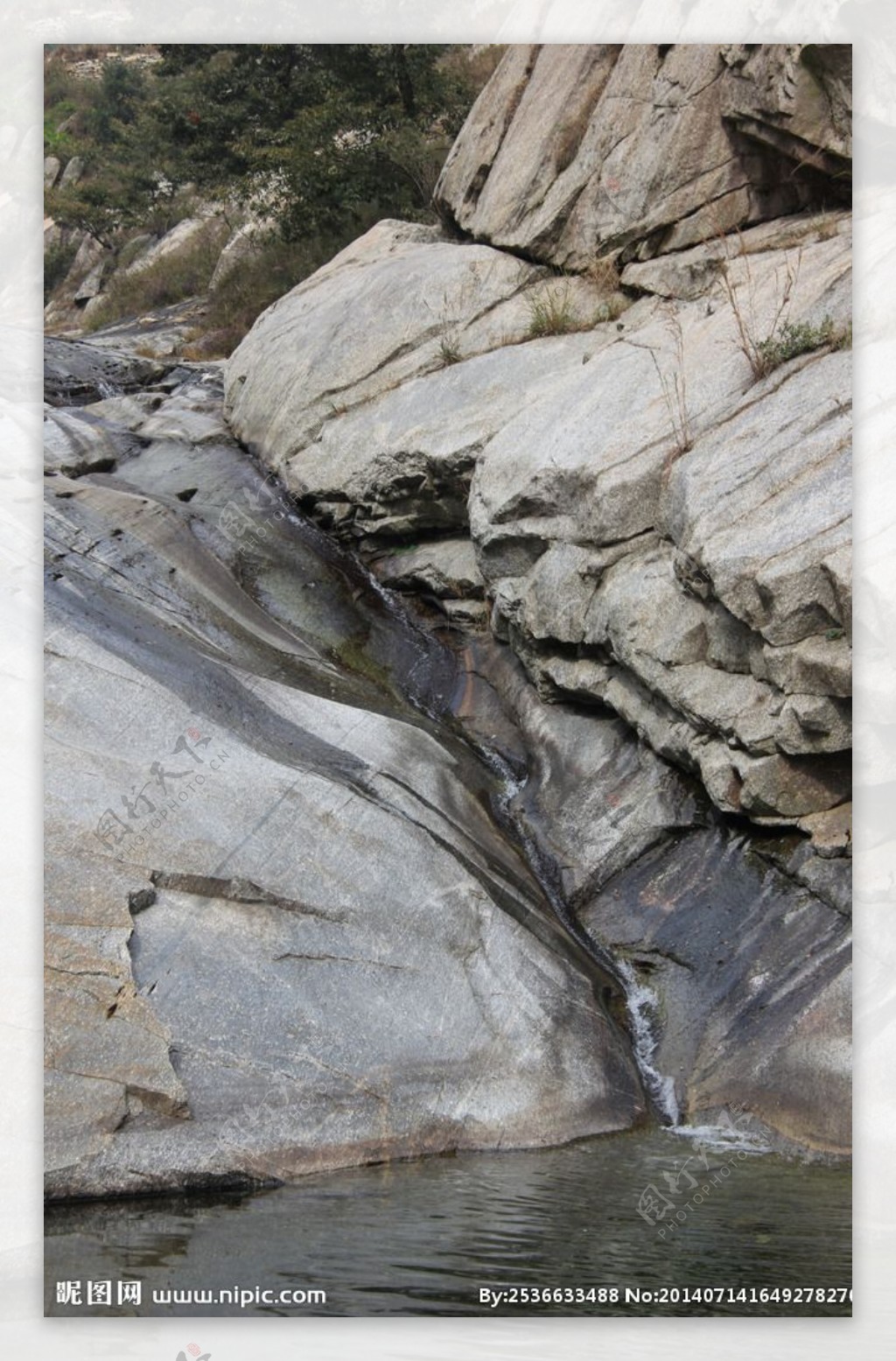 沂蒙山溪水图片