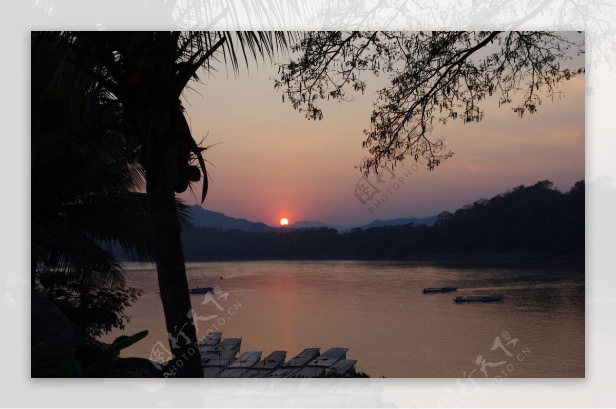 老挝湄公河日落图片