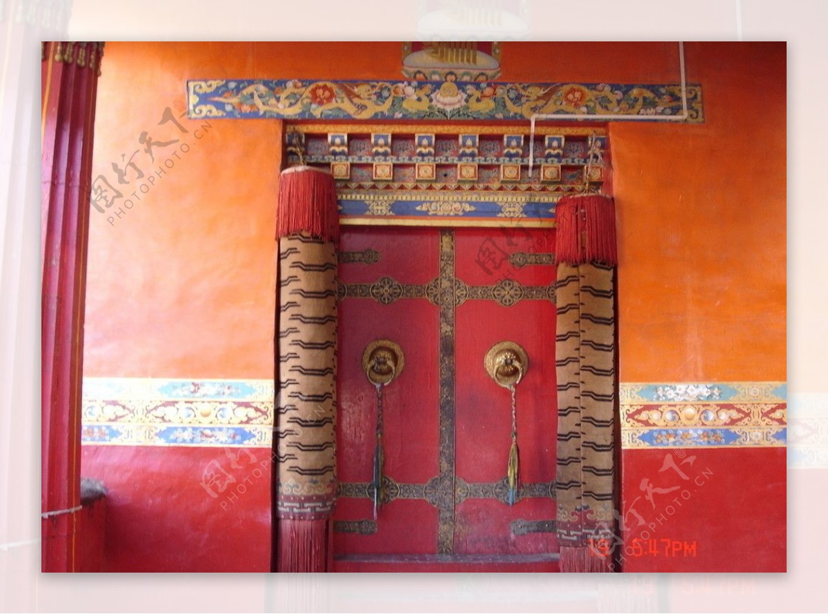 寺庙的门图片