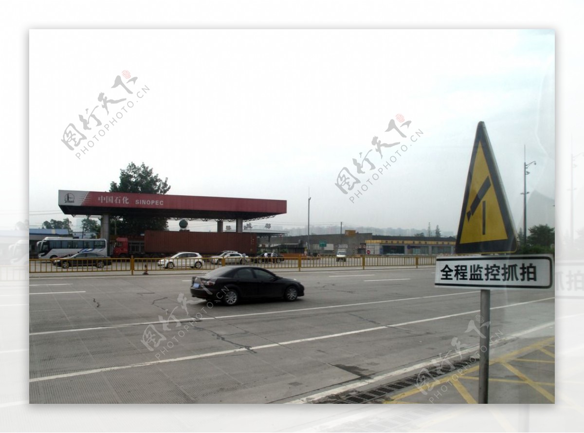 高速公路加油站图片
