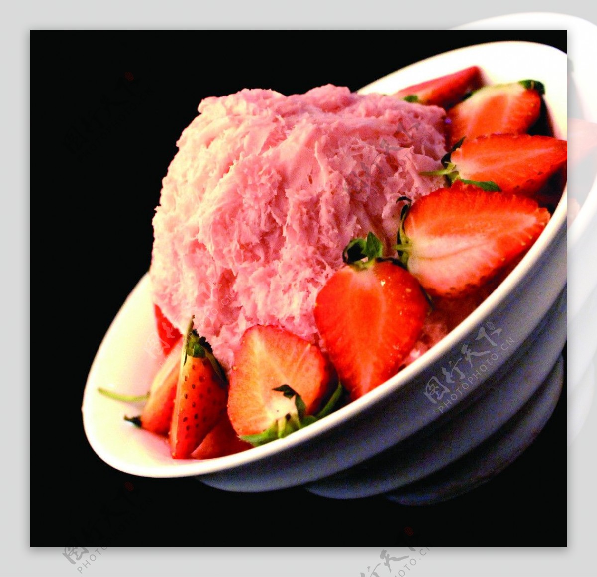 超级草莓绵绵冰图片