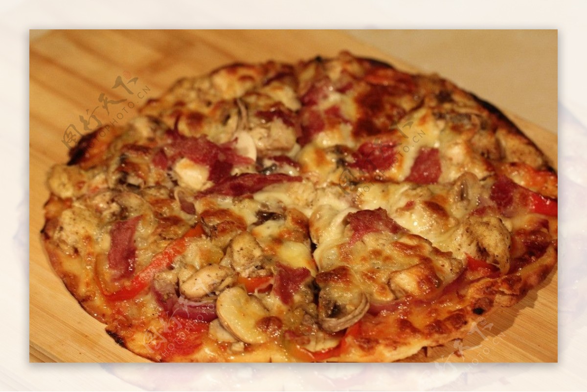 意大利培根蘑菇披萨图片