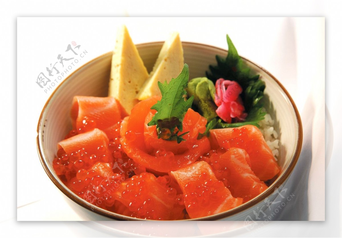 日本料理三文鱼籽饭图片