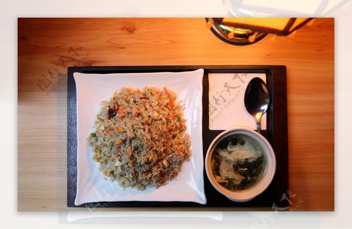 咖喱牛肉炒饭图片