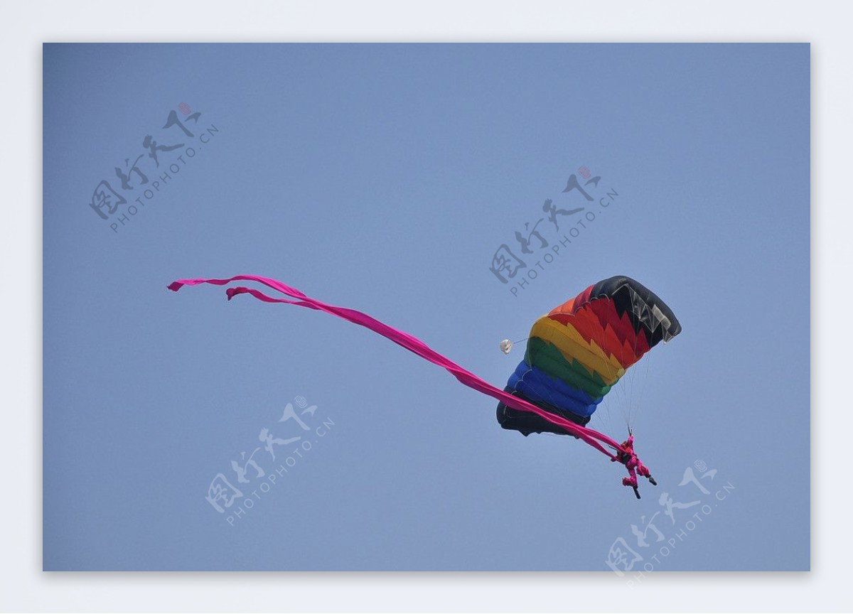 航空节跳伞图片