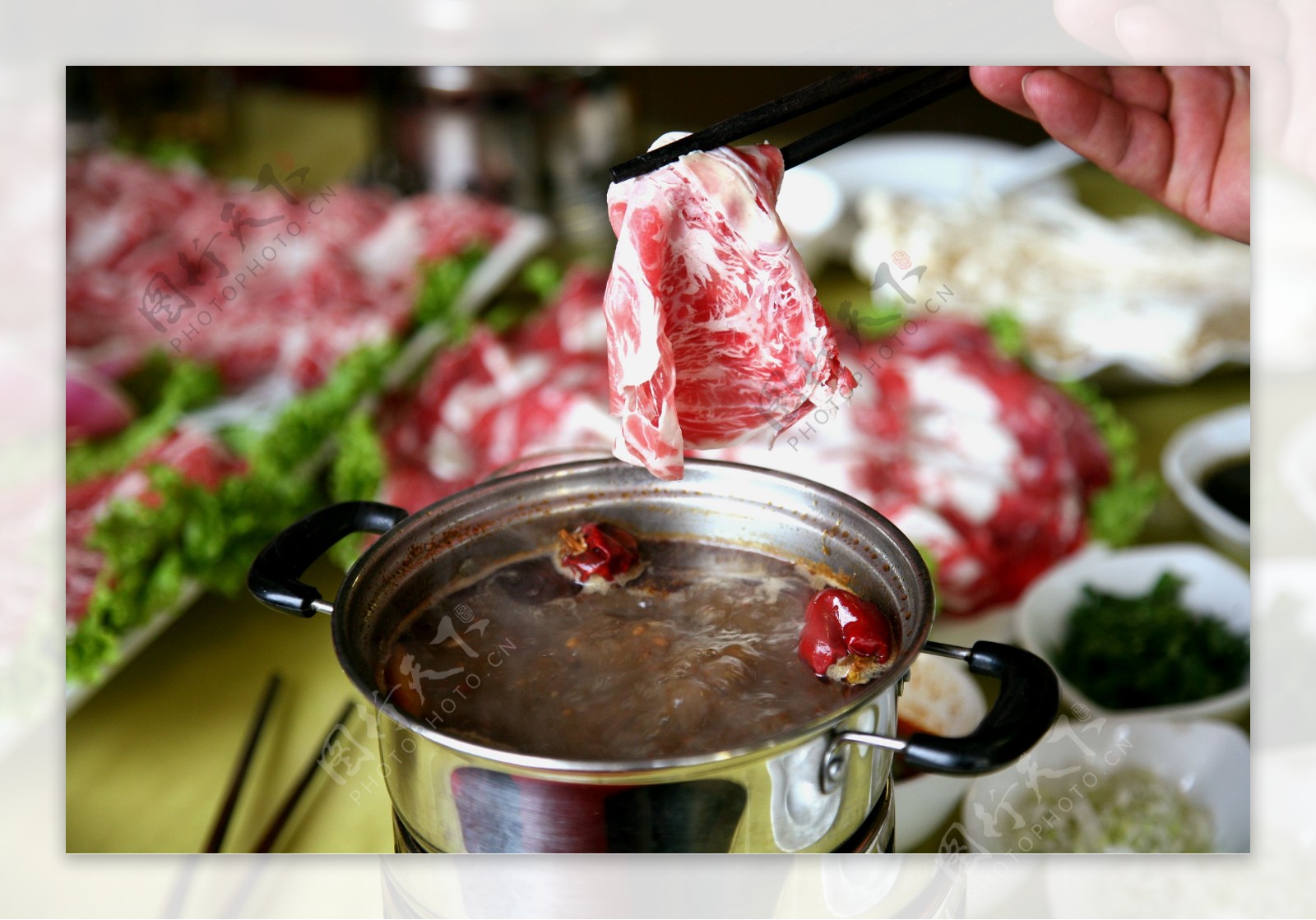 牛肉汤锅图片