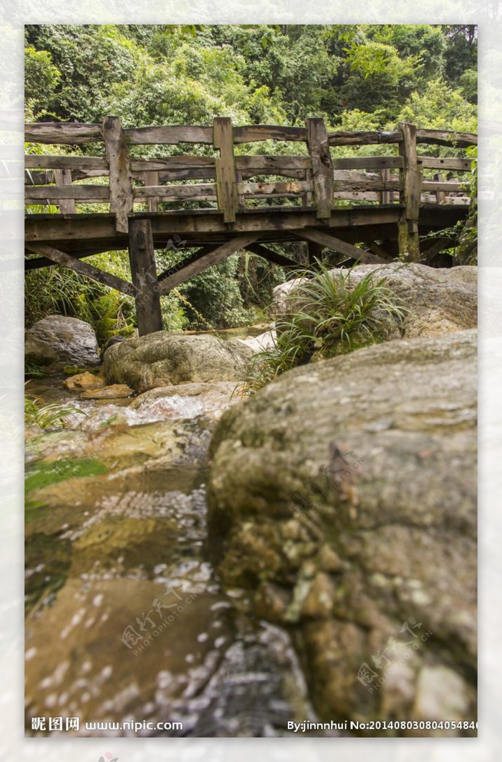 山林溪涧小桥流水图图片