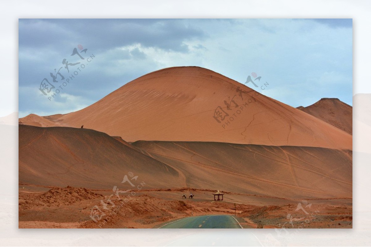 新疆沙漠沙漠风光图片