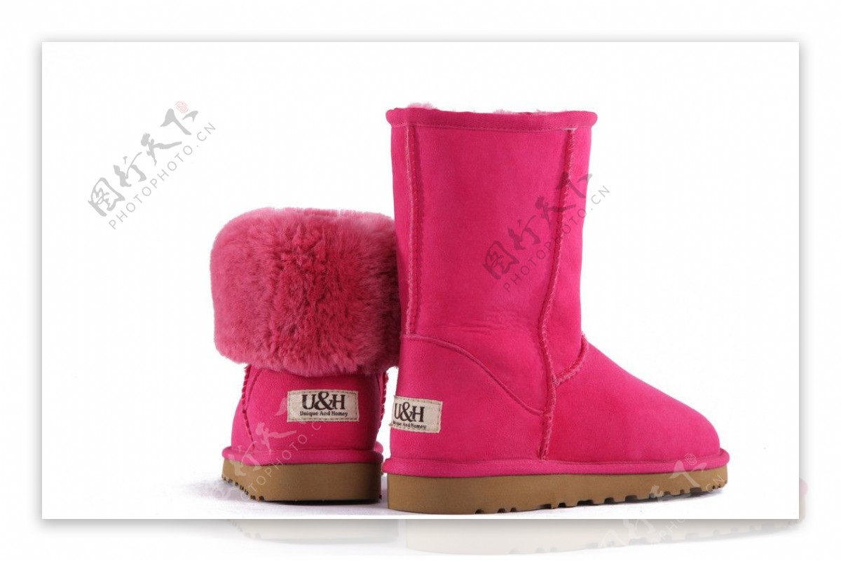 一双好看的雪地靴 让冬天时髦又温暖_风格示范_潮流服饰频道_VOGUE时尚网