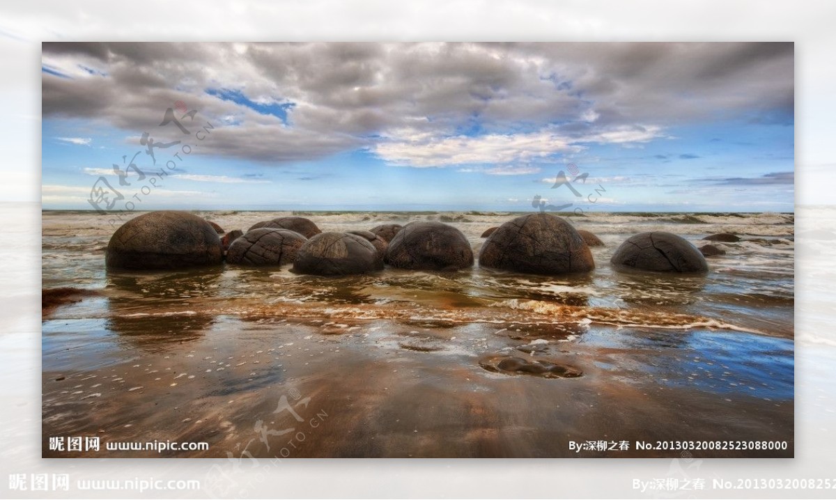 新西兰海边巨石图片