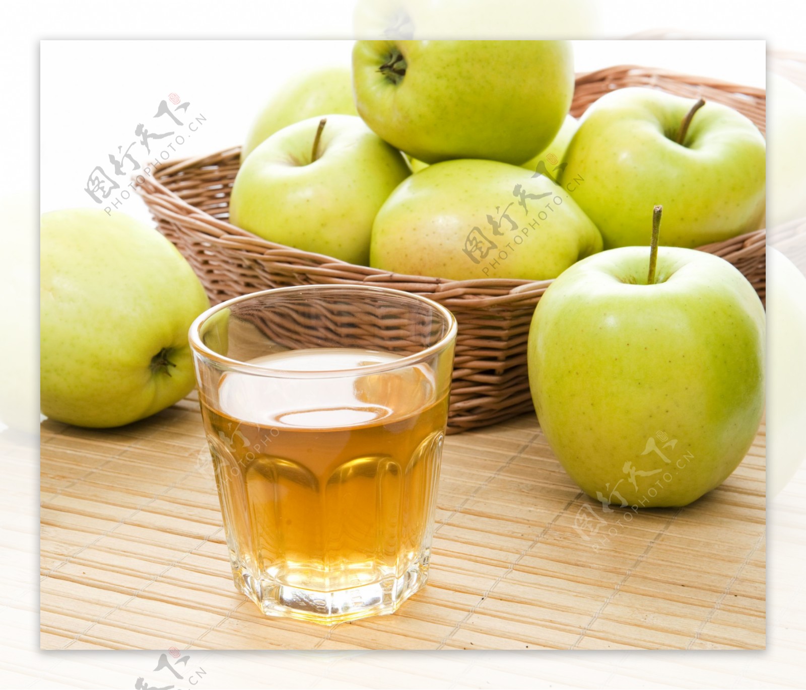 苹果和苹果汁图片