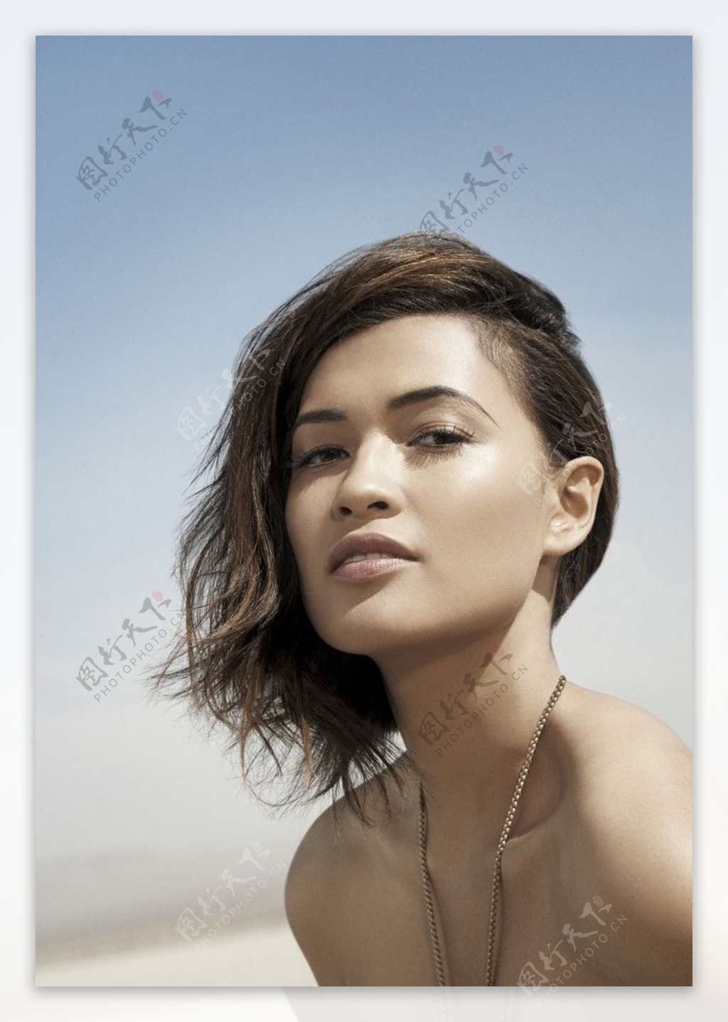 国外时尚个性女模特西部沙漠图片