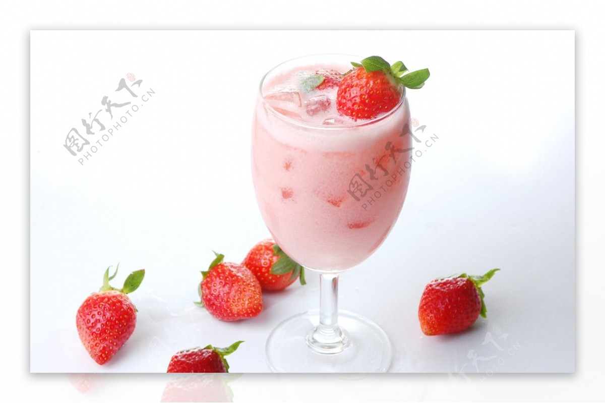 草莓奶昔图片