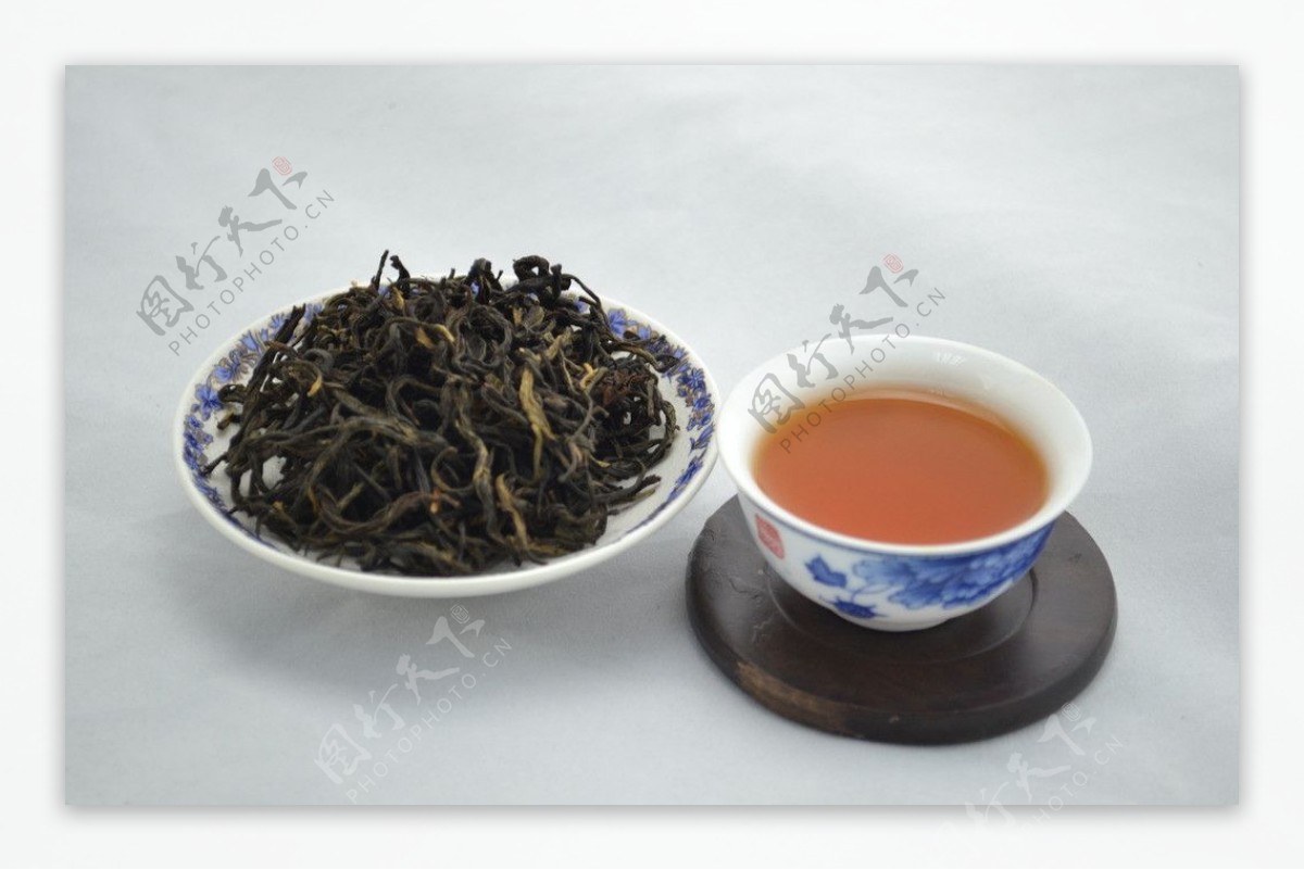 红茶汤色红润图片