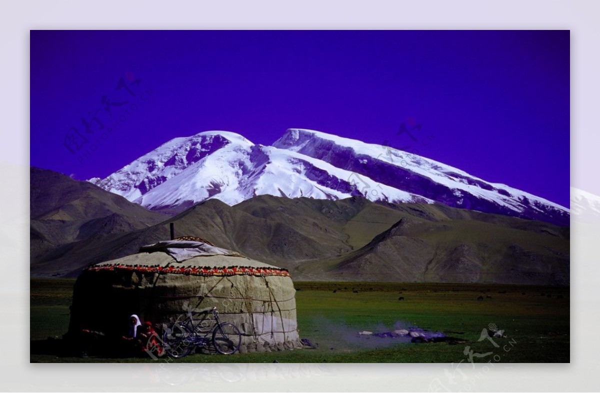 新疆慕士塔格峰图片