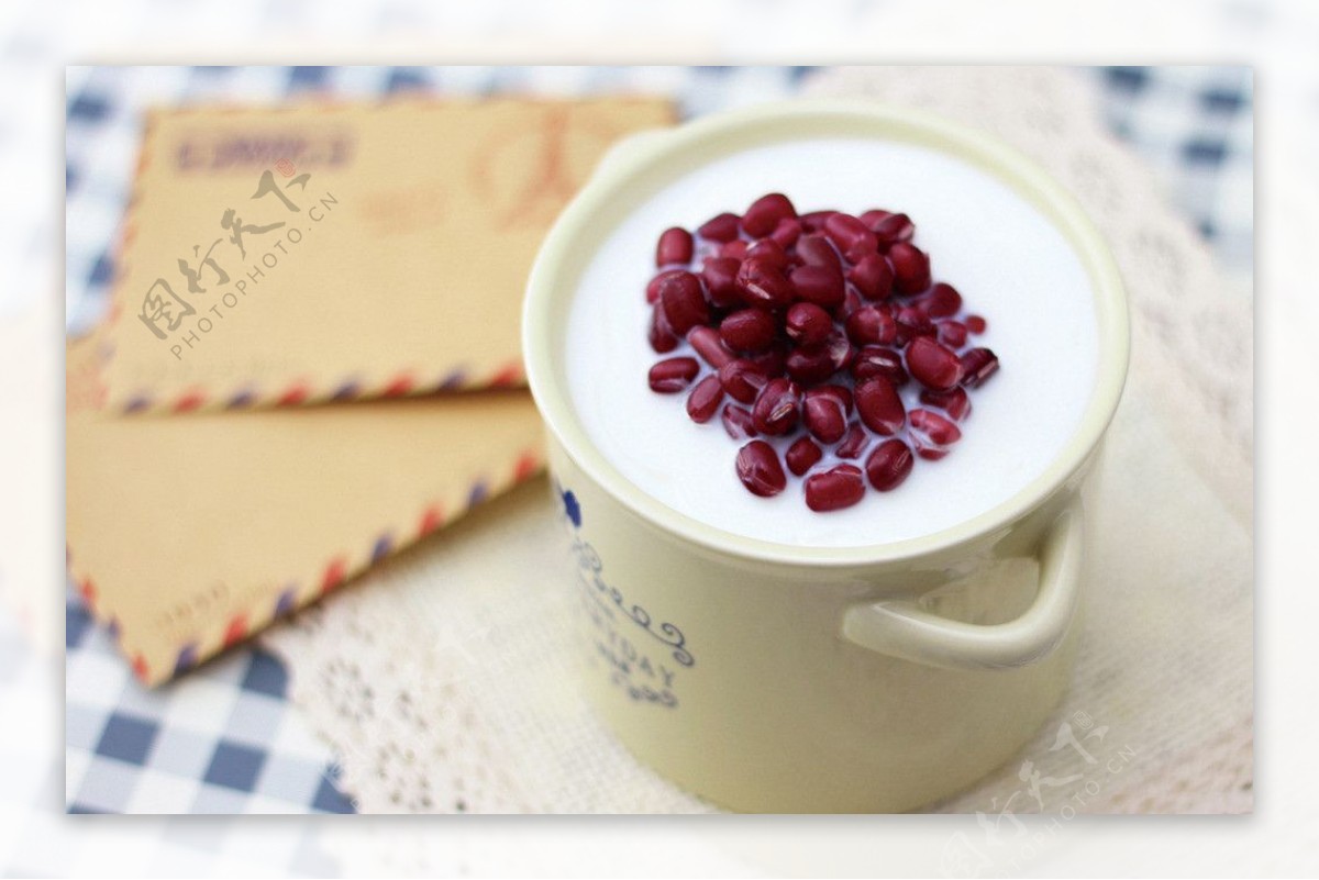 红豆牛奶露,红豆牛奶露的家常做法 - 美食杰红豆牛奶露做法大全