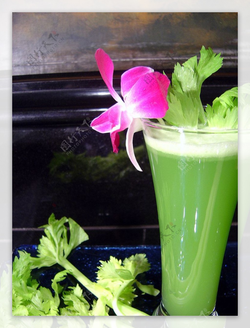 芹菜菠菜汁怎么做_芹菜菠菜汁的做法_豆果美食