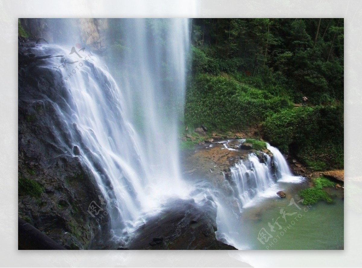 瀑布山水风景图片