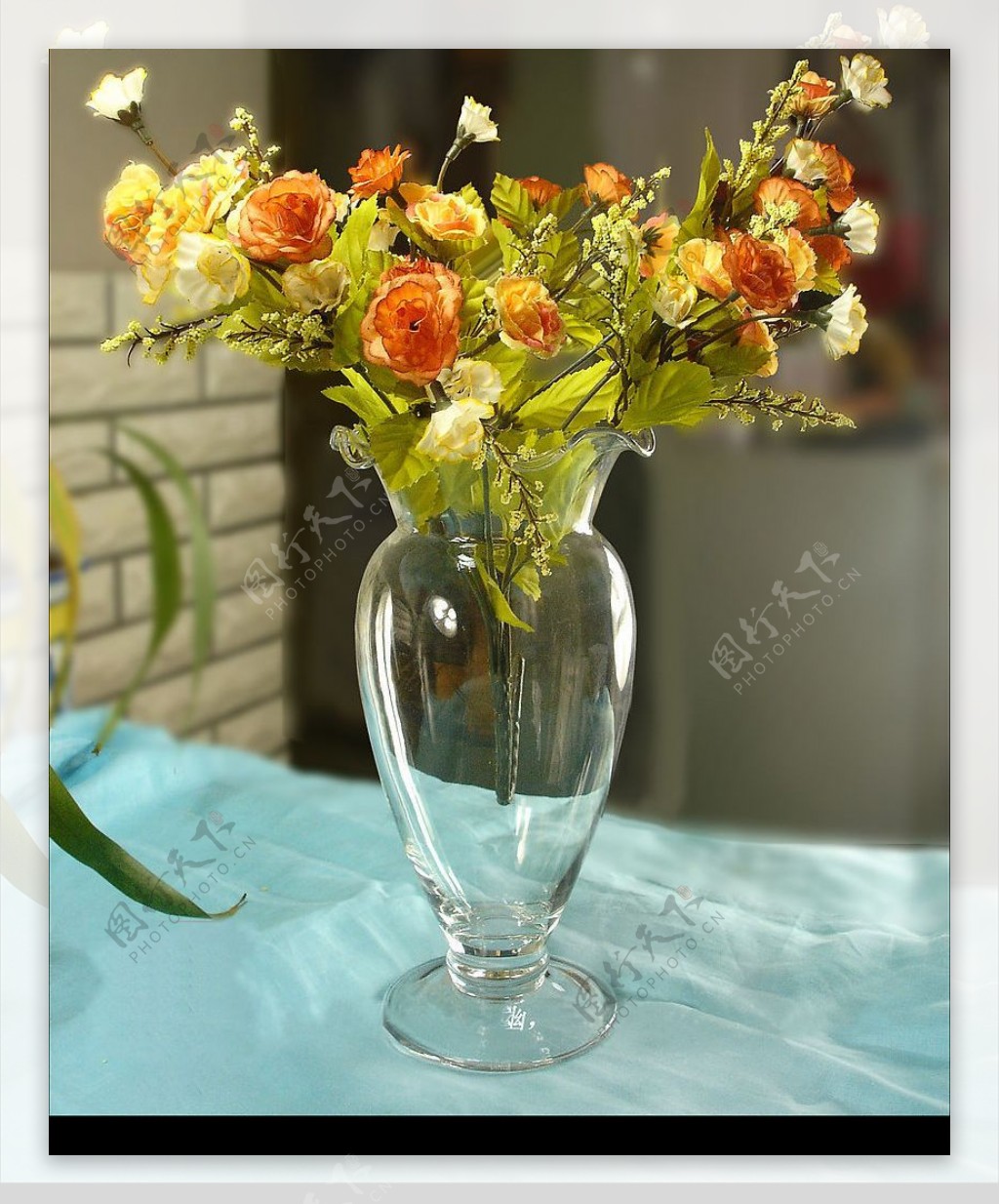 花蕾型玻璃花瓶图片