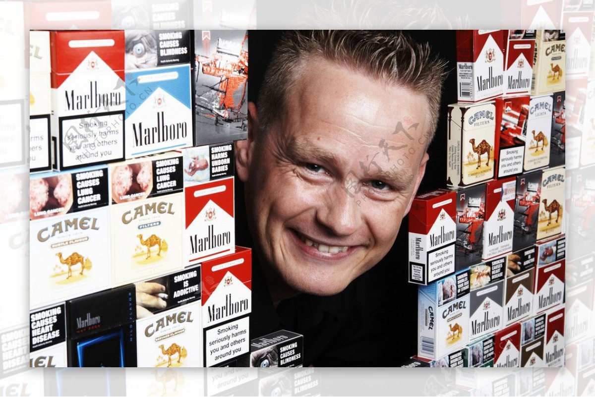 香烟和男人图片