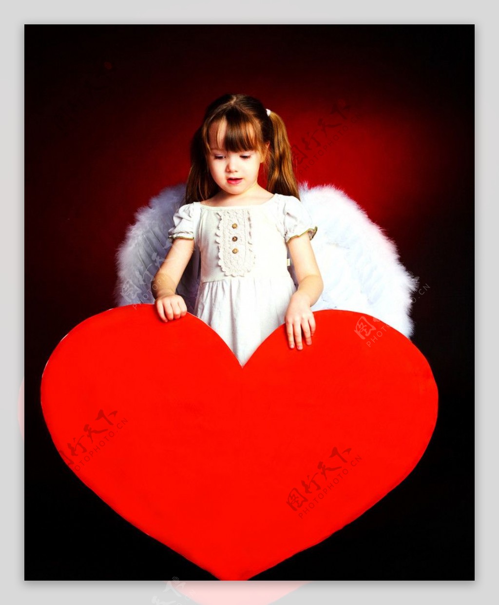 天使小女孩高清图图片