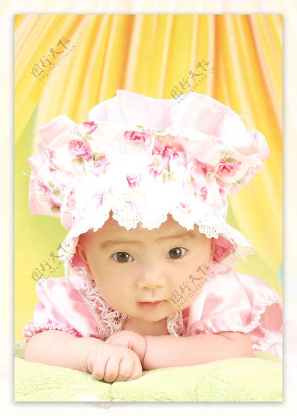 壁纸1400×1050可爱婴儿摄影 哭泣的小女孩图片壁纸壁纸,爱与纯真-可爱婴儿儿童摄影壁纸壁纸图片-摄影壁纸-摄影图片素材-桌面壁纸