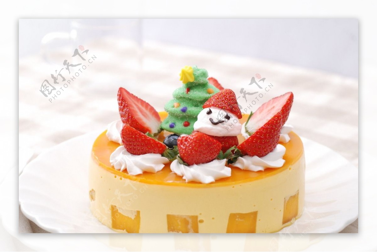草莓圣诞主题蛋糕