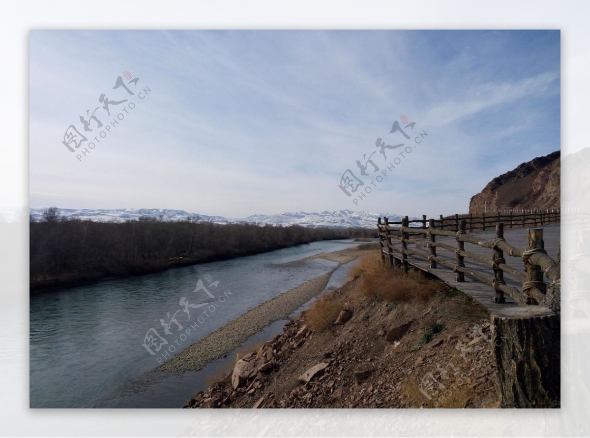 新疆伊犁尼勒克喀什河