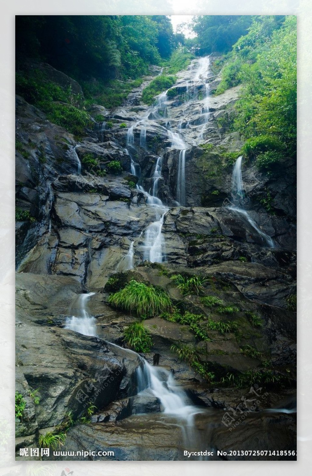 湖南浏阳周洛大峡谷